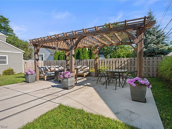 4th image of 4161 Leona Dr