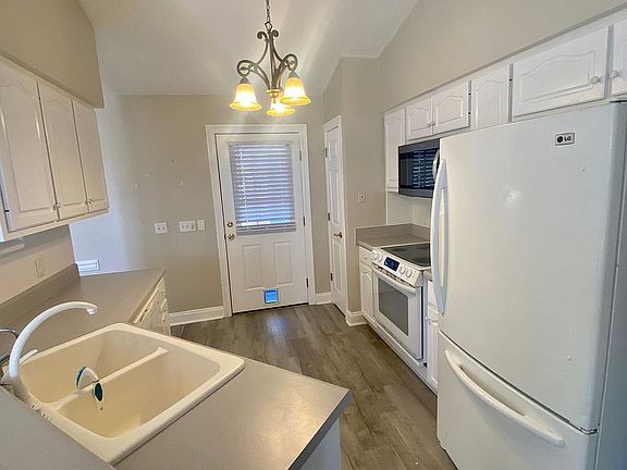 4th image of 602 Windy Ln