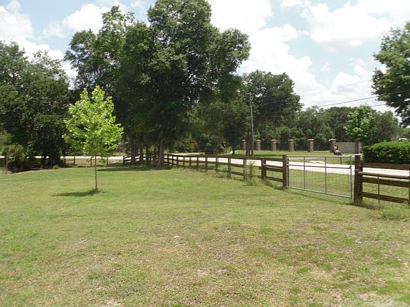 2nd image of 5110 Meadowood Ln