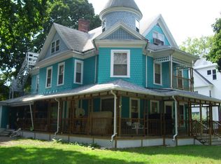 33 Fairfield Ave, Holyoke, MA 01040