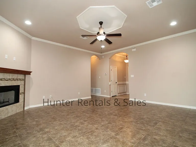2522 Boxwood Dr — Photo 8
