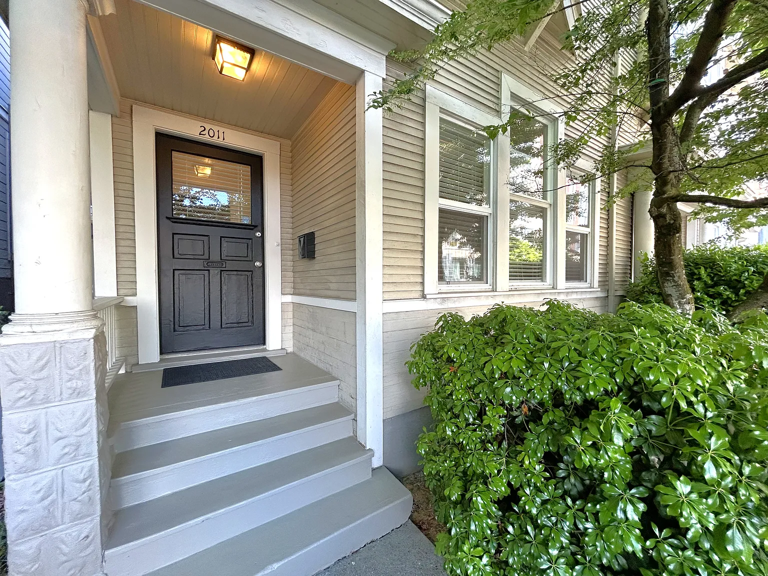 2 bed, 1118 sqft, $1,695 — Photo 2