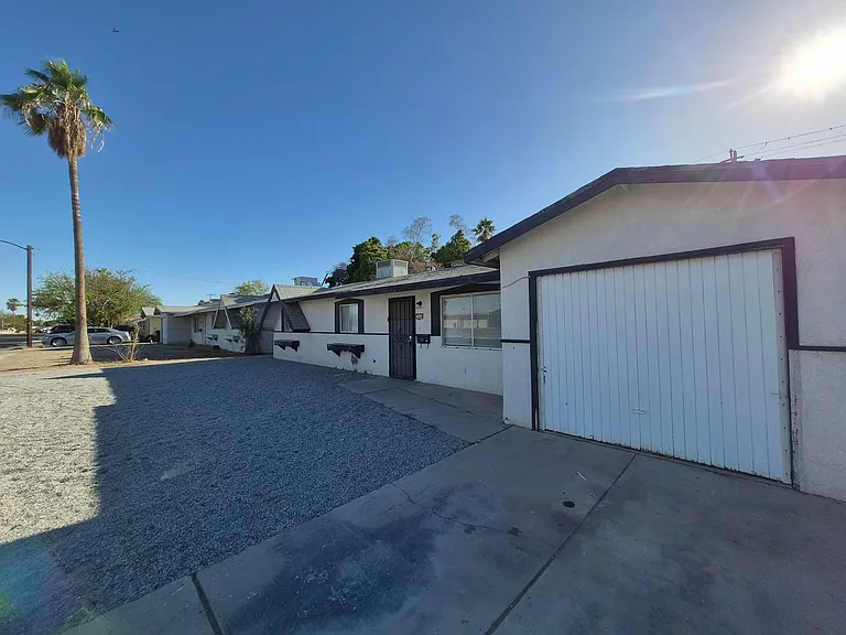 2668 S Madison Ave — Photo 15
