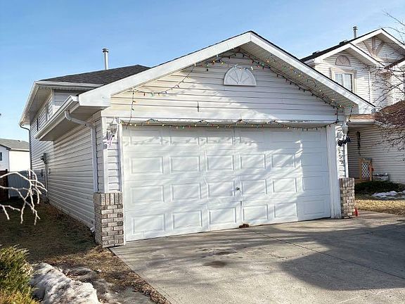 2nd image of 335 Applewood Dr SE