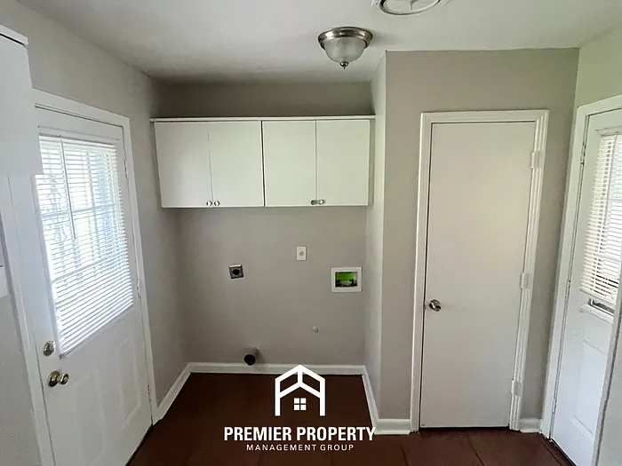 3391 Boxdale St — Photo 7