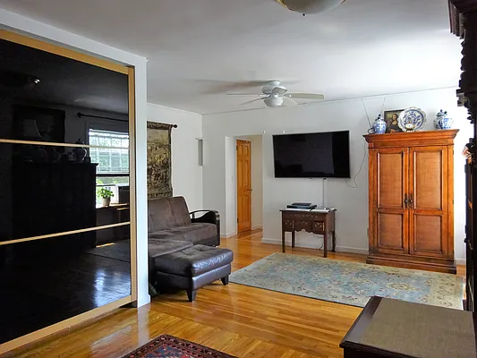 Sold by Keller Williams Realty Landmark II | media 23