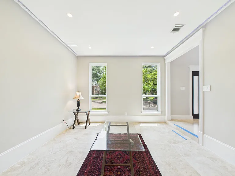 702 Daria Ct — Photo 5