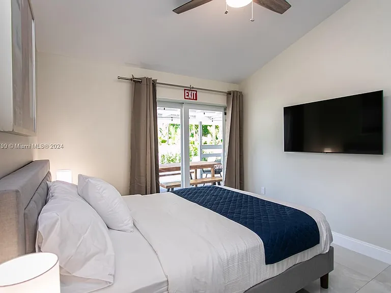 1022 Adams St — Photo 27