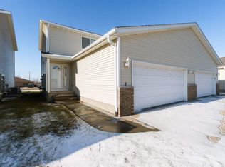 5901 Muirfield Dr SW APT 1, Cedar Rapids, IA 52404