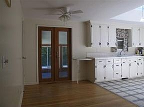 4th image of 28 Woodland Dr