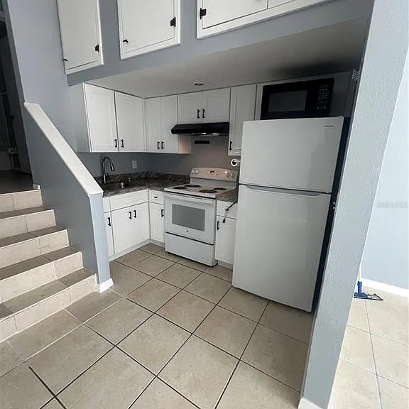 215 Goldstein St #4 — Photo 7