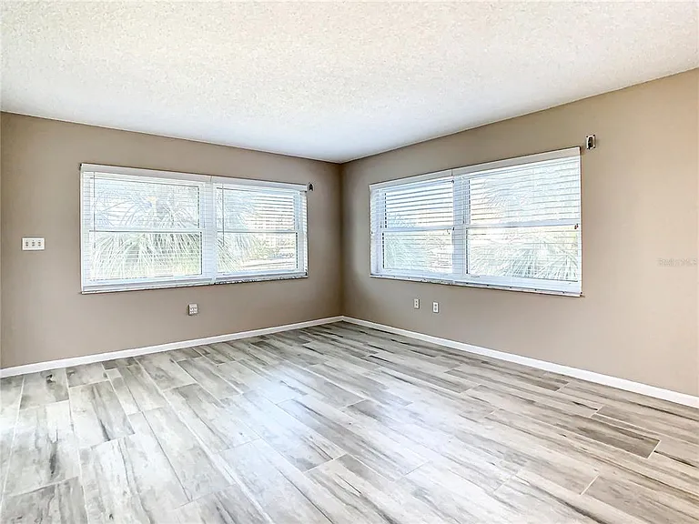 4575 Cove Cir #309 — Photo 36