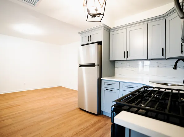 27 Alan Ter #3, Jersey City, NJ 07306