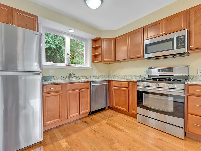9017 Manchester Rd — Photo 6