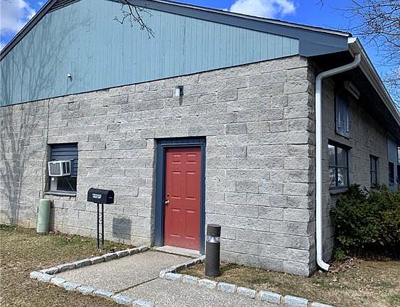 2nd image of 1775 Front St