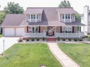 1725 Seminole Ln, Godfrey, IL 62035