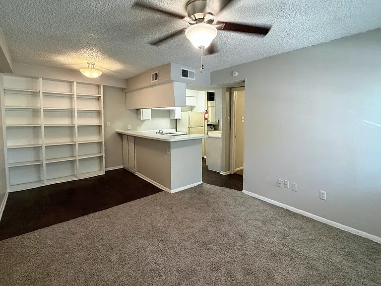 Santa Fe Apartments — Photo 21