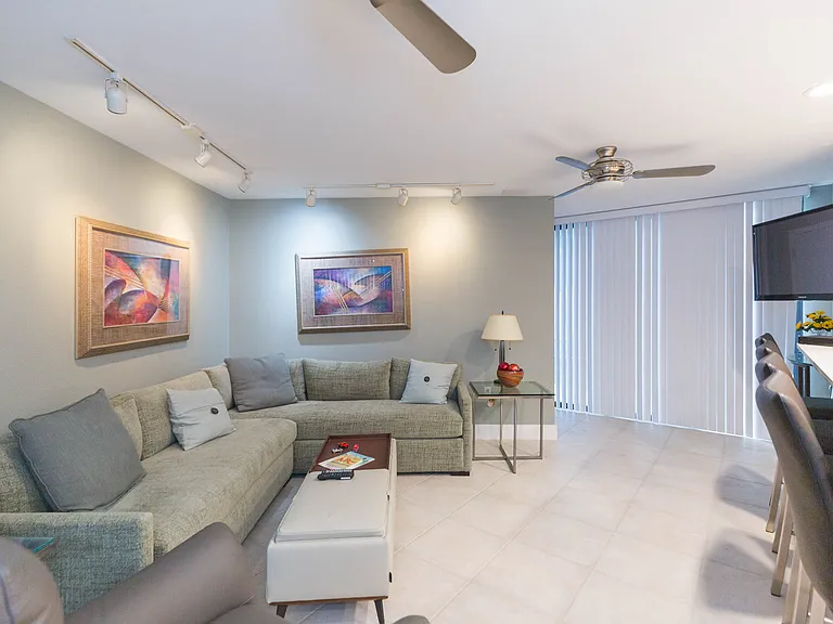 2020 W Dekle Ave #C — Photo 24