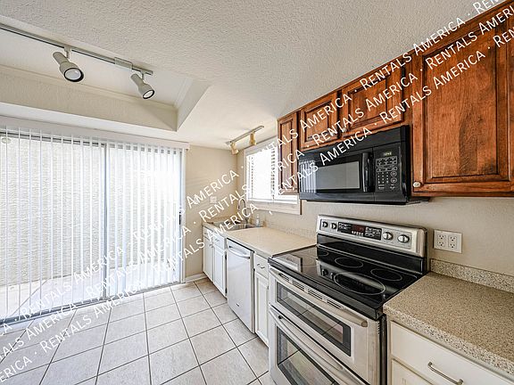 5th image of 2507 W Greenway Rd Unit 1