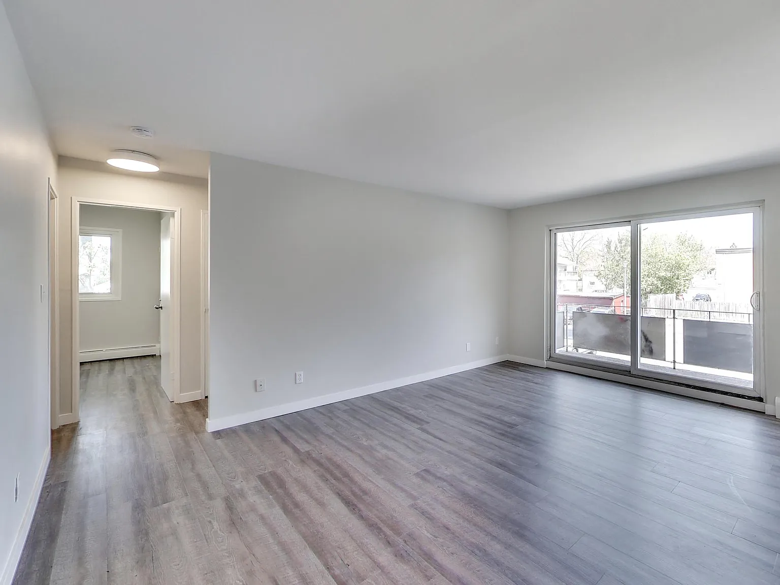 233 Durand St — Photo 2