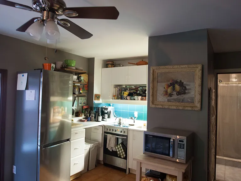 43 Indian Road Cres #2F — Photo 3
