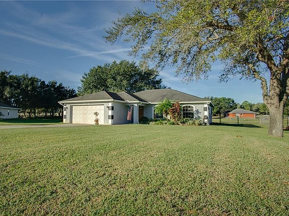 3rd image of 2838 Pond View Dr