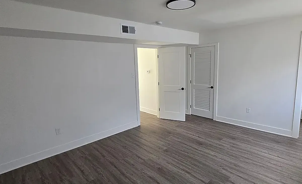 Cherry Creek Apartments — Photo 1