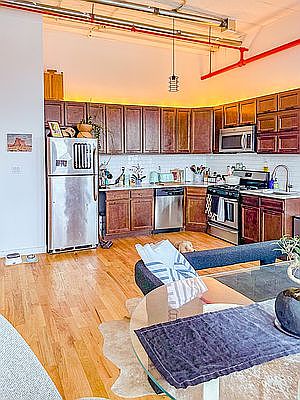 3rd image of 255 McKibbin St #5130