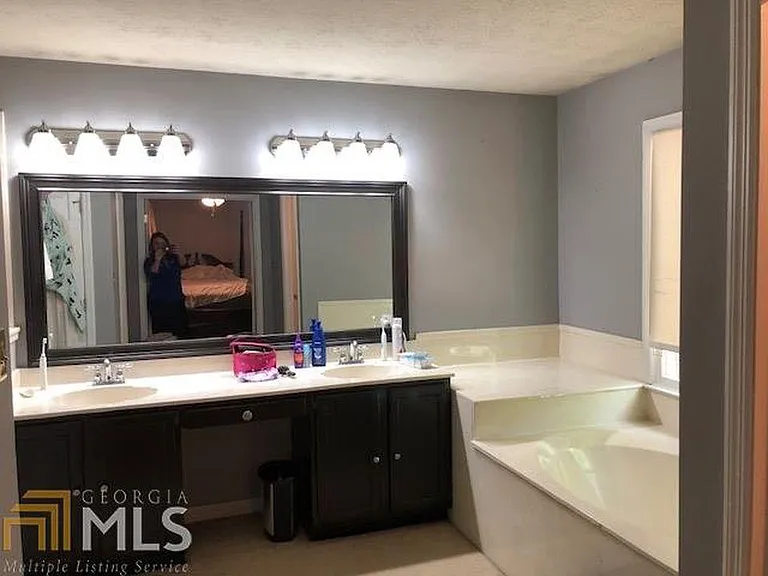 1811 Hickory Creek Ct NW — Photo 8