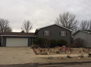 1202 11th Ave NE, Watertown, SD 57201