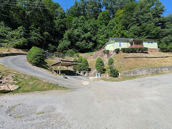 2nd image of 7 Misty Ln