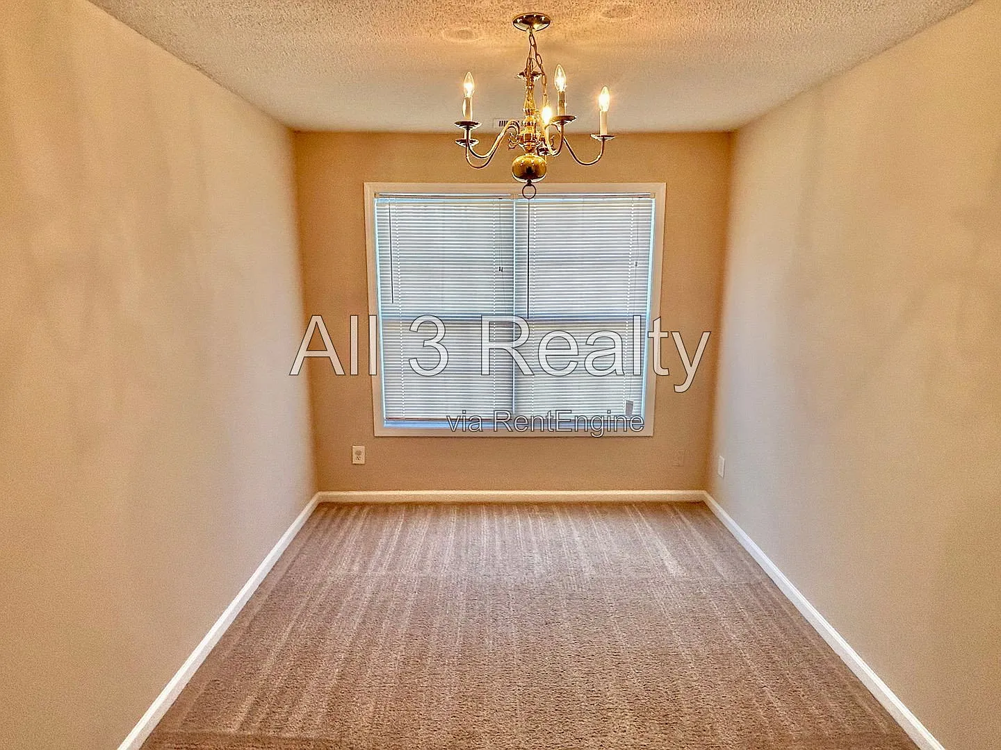 3 bed, 2.5 bath, 1519 sqft, $1,735 — Photo 4