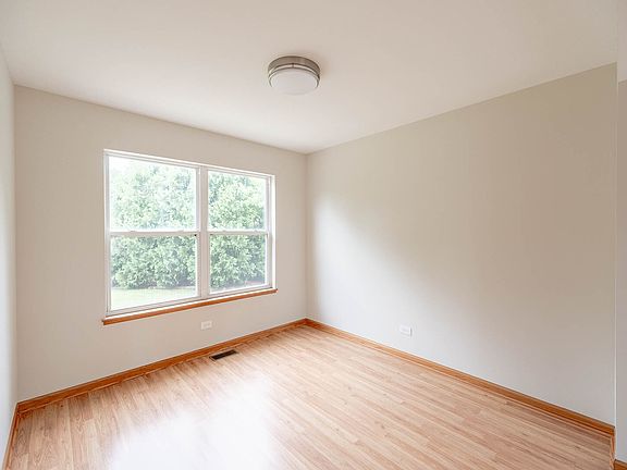 4th image of 654 Anderson Dr