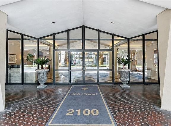 2nd image of 2100 Saint Charles Ave APT 6C