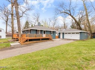 95424 Magician Dr, Dowagiac, MI 49047