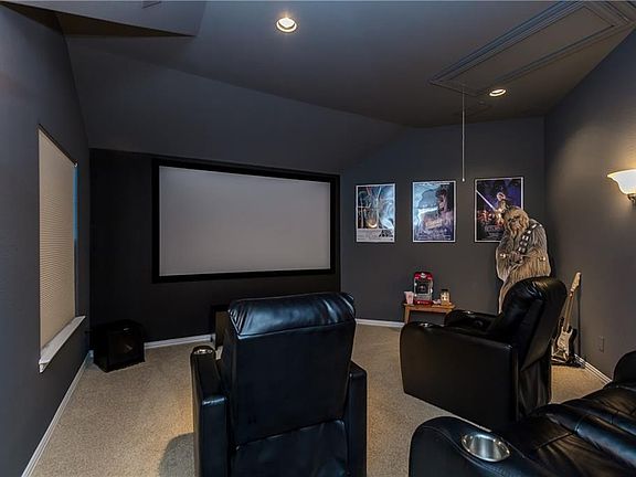 5th image of 524 Royal Glade Dr