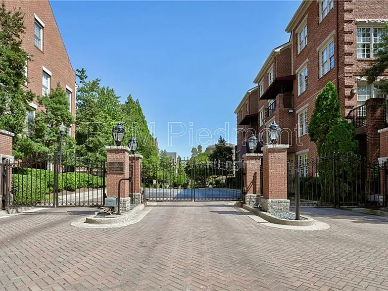1735 Peachtree St NE #226 — Photo 28