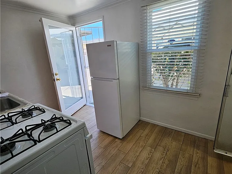 14914 S Denker Ave #1 — Photo 5