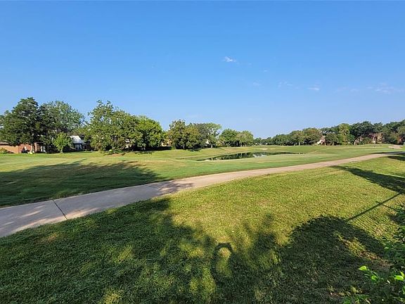 5th image of 2027 Woodland Dr