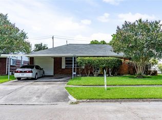 1215 Dunstan Rd, Pasadena, TX 77502