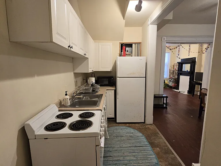 2209 W Main St — Photo 11