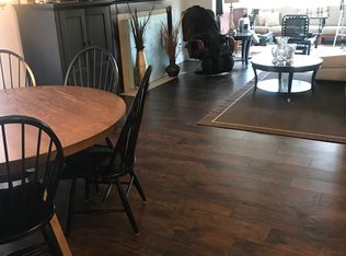 5024 Red Fox Rd, Bettendorf, IA 52722