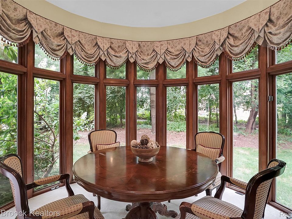 60 Kingsley Manor Dr, photo 11