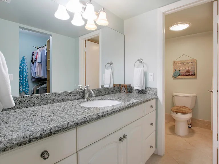 630 Ocean Dr #102 — Photo 16