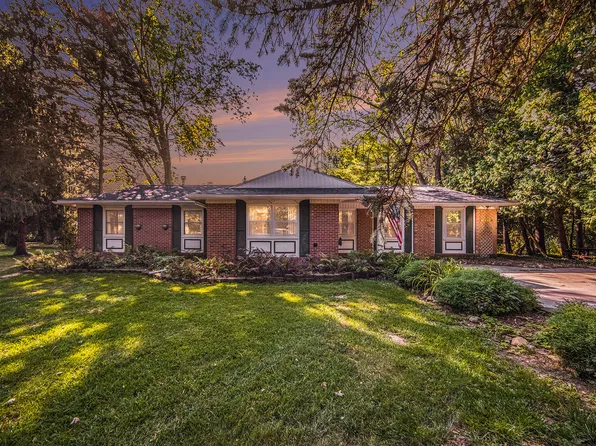 3465 Charing Cross Rd, Ann Arbor, MI 48108