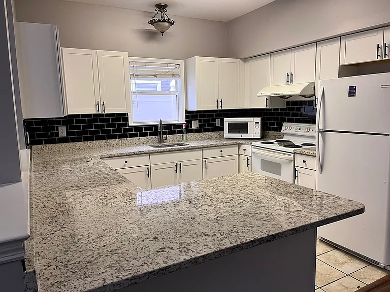 1136 Misty Isle Dr — Photo 5