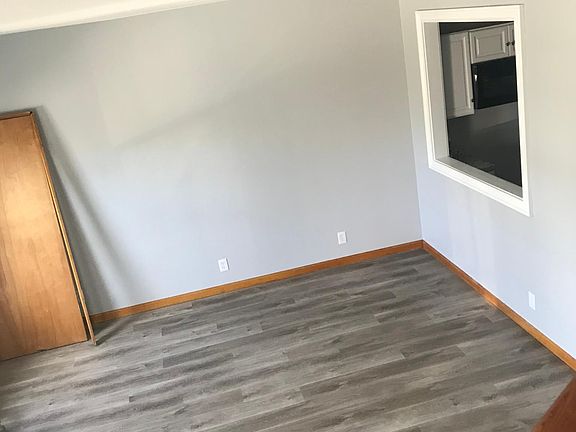 4th image of 10 Grove St #12