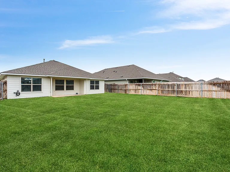 1142 Natchez Dr — Photo 45