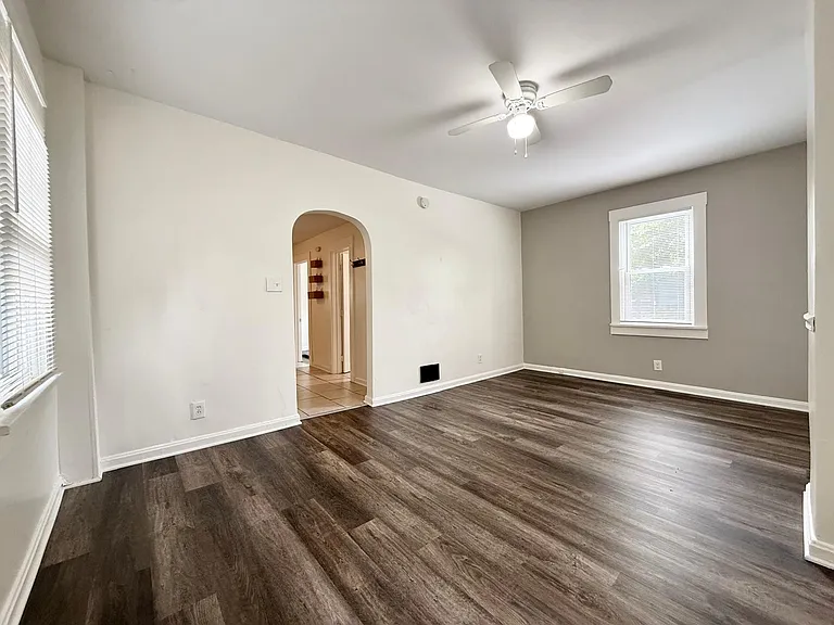 1872 W 44th St #2 — Photo 29