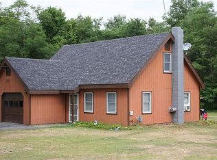 17 Rand Hill Rd, Morrisonville, NY 12962